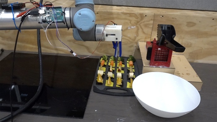 Robot ‘chef’ learns to recreate recipes from watching food videos